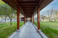 Zhaojun Mountain Villa (Xingshan High-speed Railway Station)
