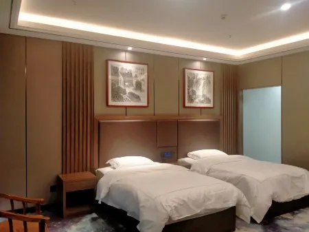 Desert Star Business Hotel Отели рядом с достопримечательностью «Kalamaili Nature Reserve»