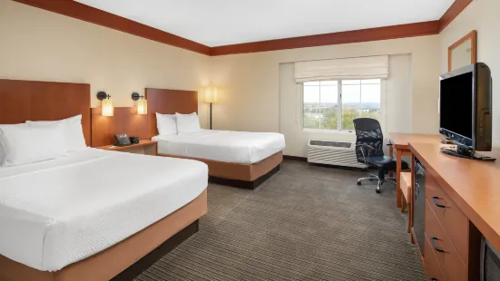 La Quinta Inn & Suites by Wyndham Atlanta Ballpark/Galleria