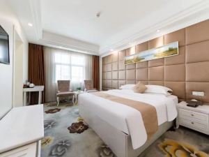 Small Five-Star Hotel (Huizhou Danshui Huiyang Station)