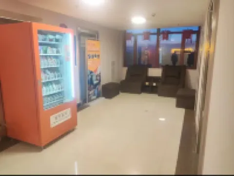 唯美F16小米智能主題公寓