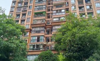 YOYO Homestay (Zigong Nanhu International)