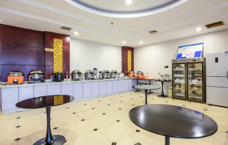 Jiuguang Dingsheng Hotel (Changde Qiaonan Market Jiuguang) Отели рядом с достопримечательностью «Hunan Institute of Applied Technology (West Campus)»