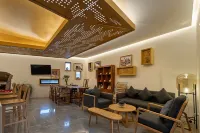 Floral Hotel·Pan'an Jiujian Tian Hotel (Zhezhong Grand Canyon Underwater Hole Scenic Area Store)