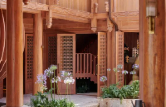 PARALLOGE(Lijiang Ancient Town Dashuiche Store)