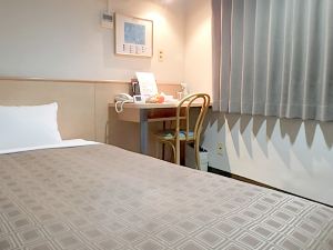 Takasaki Ekimae Plaza Hotel