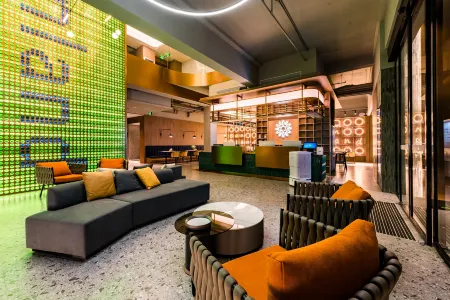 Hangzhou West Lake Hefangjie Banland Hotel Отели рядом с достопримечательностью «Wang Former Residence»