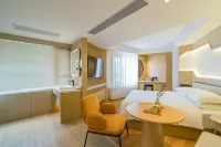 Vyluk Hotel (Beijing Shijingshan Wanda Plaza Octagon Amusement Park Subway Station) Hotels near Colleges and Universities Memorial Forest