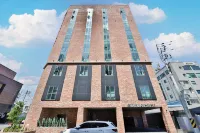 Brown dot Hotel Samsan