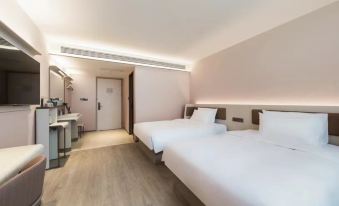 HanTing Hotel (Liupanshui People Square Fenghuang Avenue)