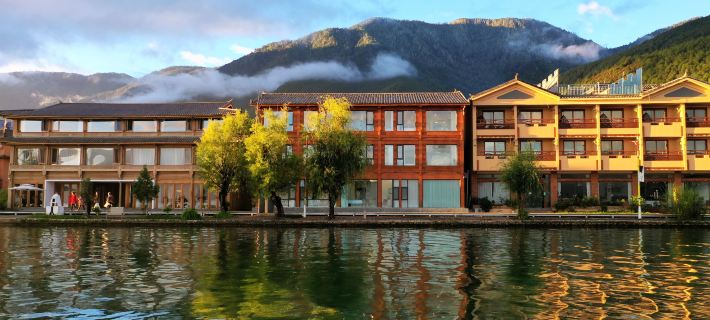 Chunshi · Amber | Amber Hotel Lakeside Resort Hotel (Lugu Lake Daluoshui Village) 닝랑 호텔
