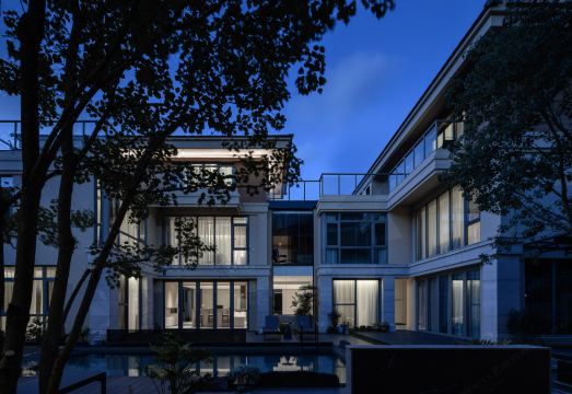 Qiyu Holiday Villas 야경 및 테라스
