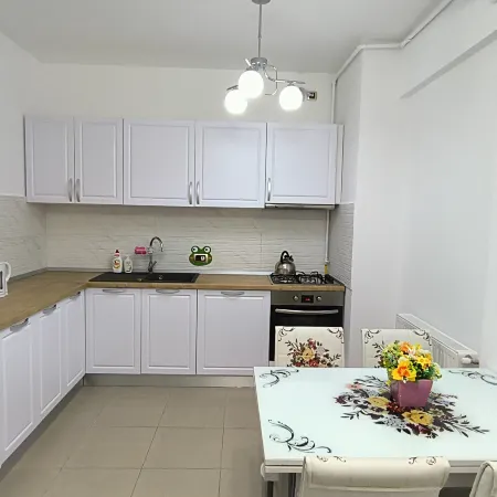 Anna Holiday Apartments Отели рядом с достопримечательностью «Аквапарк Paradisul Acvatic»