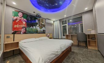 Wei'ai Holiday Film Hotel (Songshan Campus Shop, Bohai University)