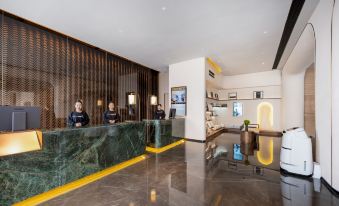 Atour Hotel (Hami Yizhou District Qiyi Night Market)