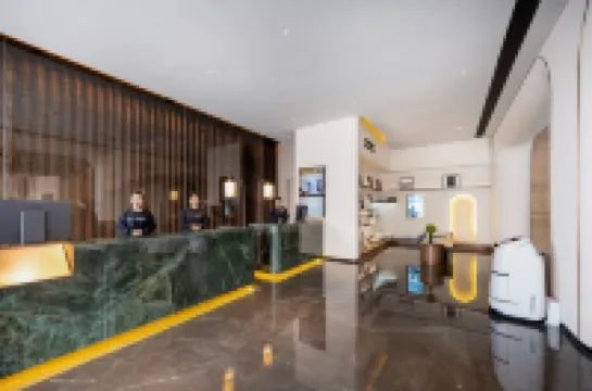 Hami Yizhou District Qiyi Night Market Atour Hotel