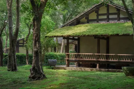 Taohuayuan Yunshe Resort Отели в г. Таоюань