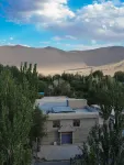 XINGCHUIGE Hotels in Mingsha Mountain and Crescent Moon Spring