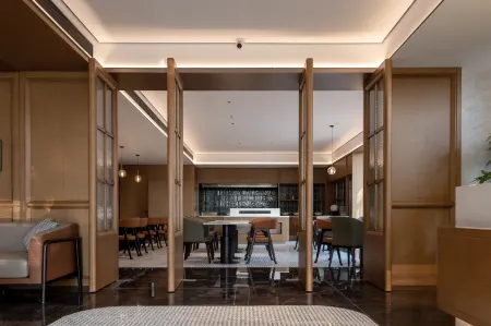 Wuhu Haiyue Future Hotel (Fangteland Jiuzi Ancient Town) Отели рядом с достопримечательностью «Wuhu University»