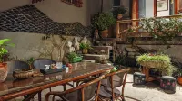 Langzhong Cufang Impression Boutique Homestay(Langzhong Ancient City Store) - parking