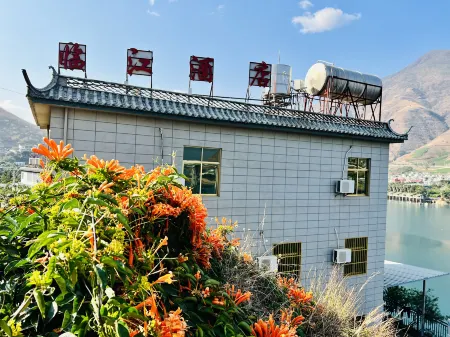 Yongsheng Linjiang Hotel