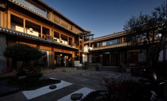 Muye Mountain Residence · Golden Light on the Snow Mountains(Baisha Ancient Town Branch)