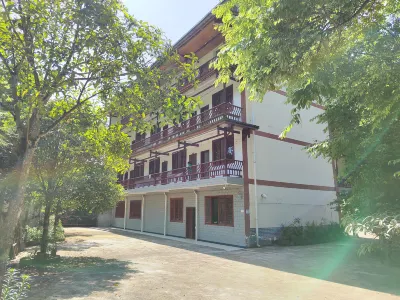 Ya'an Huangmaoxi Mountain Villa