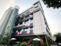 Verdantia Seasons Hotel Các khách sạn ở Lộc Trại