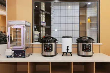 Baoji Maple Leaf Hotel Отели рядом с достопримечательностью «Jintai Taoist Temple»