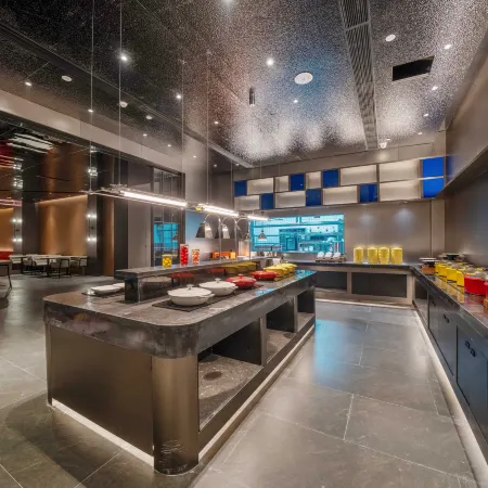 Maple Blossom W Hotel (Huainan Sports Stadium Branch)