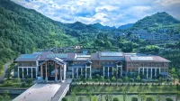 Jiugushui Wenquan Center Hotel Hotels in Hezhang