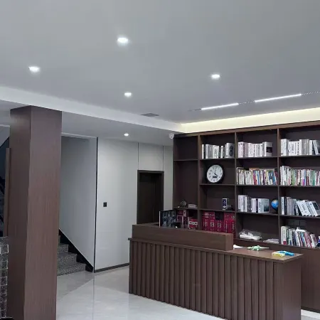 半山攬月民宿（老君山景區店）