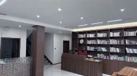 半山攬月民宿（老君山景區店） - เปิดใหม่