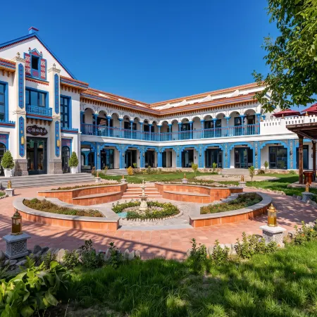 Floral Hotel · Jiangcheng Manju Homestay