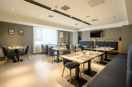 Homeinn Selected Hotel (Shenyang South Tower Shoe City Army General Hospital) Отели рядом с достопримечательностью «Shenyang Ligong University»