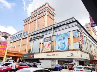 37/2000  Zero degree Starbucks Hotel (Yihua Plaza, Kaiping, Jiangmen) Hotels in der Nähe von Tan Zongxun Father and Son & Husband and Wife Gymnasium