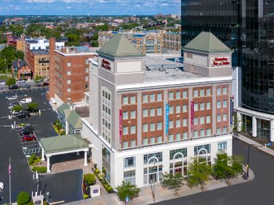 Hampton Inn & Suites Buffalo Downtown
