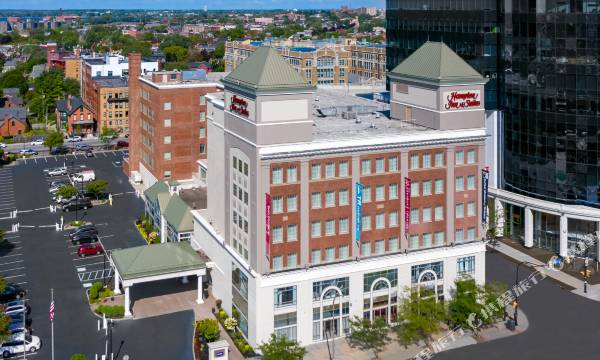 Hampton Inn & Suites Buffalo Downtown