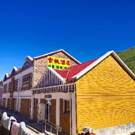 Longxian county xuefeng hotel