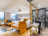ZMAX HOTELS(天津五大道西南楼地铁站店) - 两张床XL影音