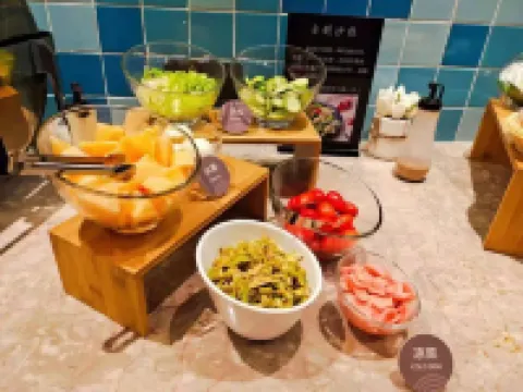 Homeinn Hotel (Mianzhu Nanjing Avenue New World Commercial Plaza)