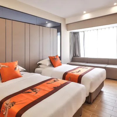 โรงแรมชาวจีนโพ้นทะเล ซานโถว (สวนเล็ก ซานโถว ถนนหลงหยานใต้ สาขา) โรงแรมใกล้เวทีงิ้วเหล่ามากง