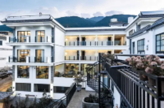 大理棲山一畝雲リゾート民宿 Deshengmen周辺のホテル