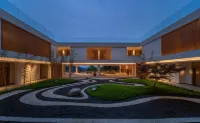 Bamboo Resort Hotels in Qionglai City