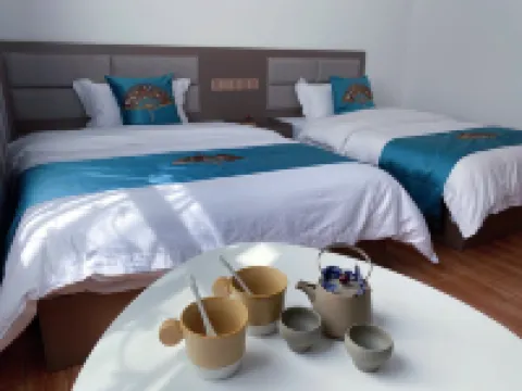 Yuxi Shanju Seaview Homestay (Fuxian Lake Branch)