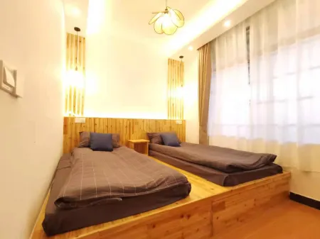 Xiaofengsheng B&B Отели рядом с достопримечательностью «Dongping National Forest Park»