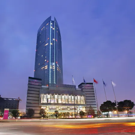 Crowne Plaza WUXI CITY CENTER by IHG Отели в г. Уси