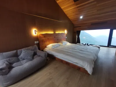 Floating Clouds Homestay 선룽촨/신룡천 관광단지 주변 호텔