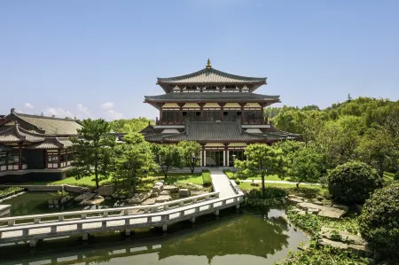 Tang Paradise Hotel Отели рядом с достопримечательностью «Jingyugou Scenic Resort, Xi'an»