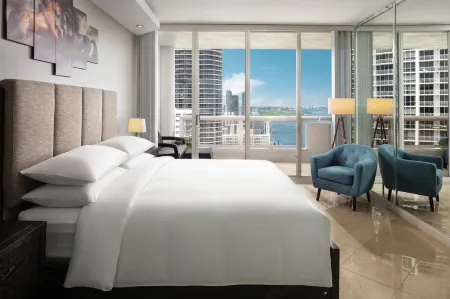 DoubleTree by Hilton Grand Hotel Biscayne Bay